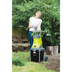 Ryobi broyeur de végétaux électrique 2500 Watts RSH2545B